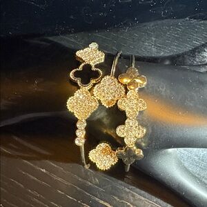 Elegant Gold tone and Black Women's Bracelet Set of 3. Fashion stainless steel.